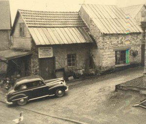 In dieser Werkstatt in Hirschberg war die Firma Dietrich Waagenbau in den Jahren nach dem Zweiten Weltkrieg untergebracht.